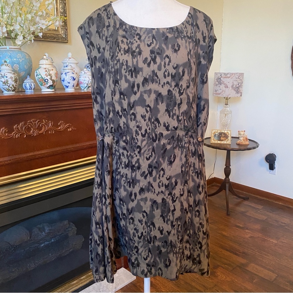Free People Abstract Gray Print Open-Back Mini Dress – Size M